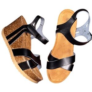 BJORNDAL Kori Black Crisscross Cork Sole Strappy Wedge Sandals Size 10
